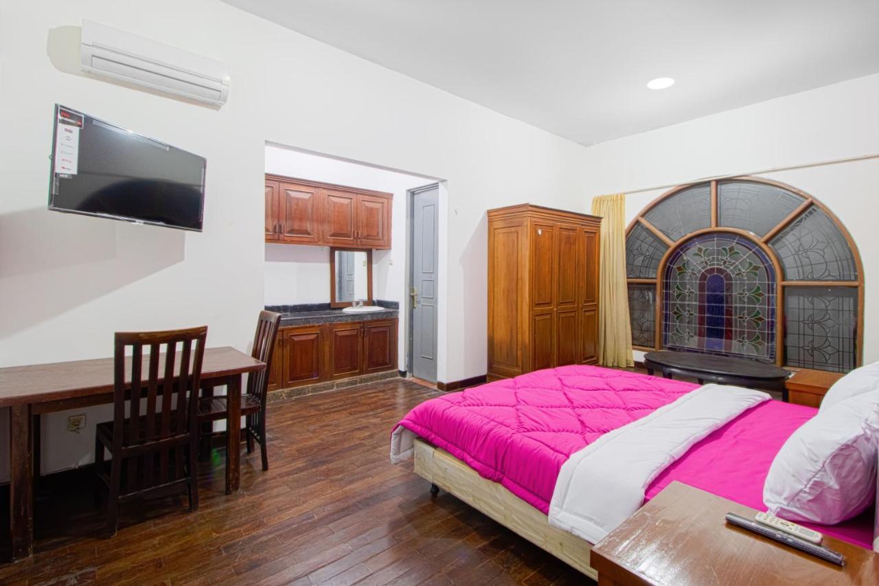 Tobana House Bintaro Hotel Jakarta Kültér fotó