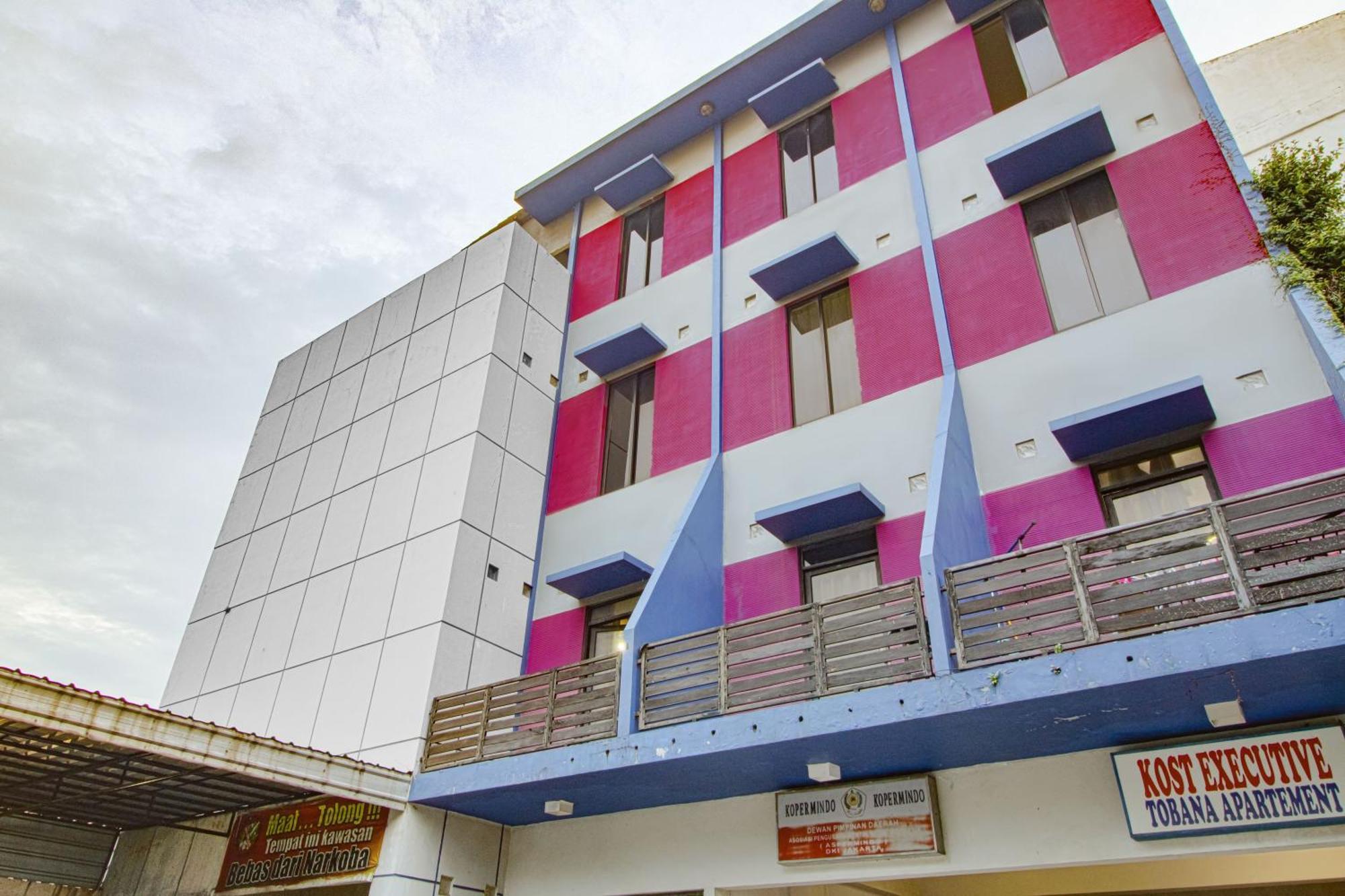 Tobana House Bintaro Hotel Jakarta Kültér fotó