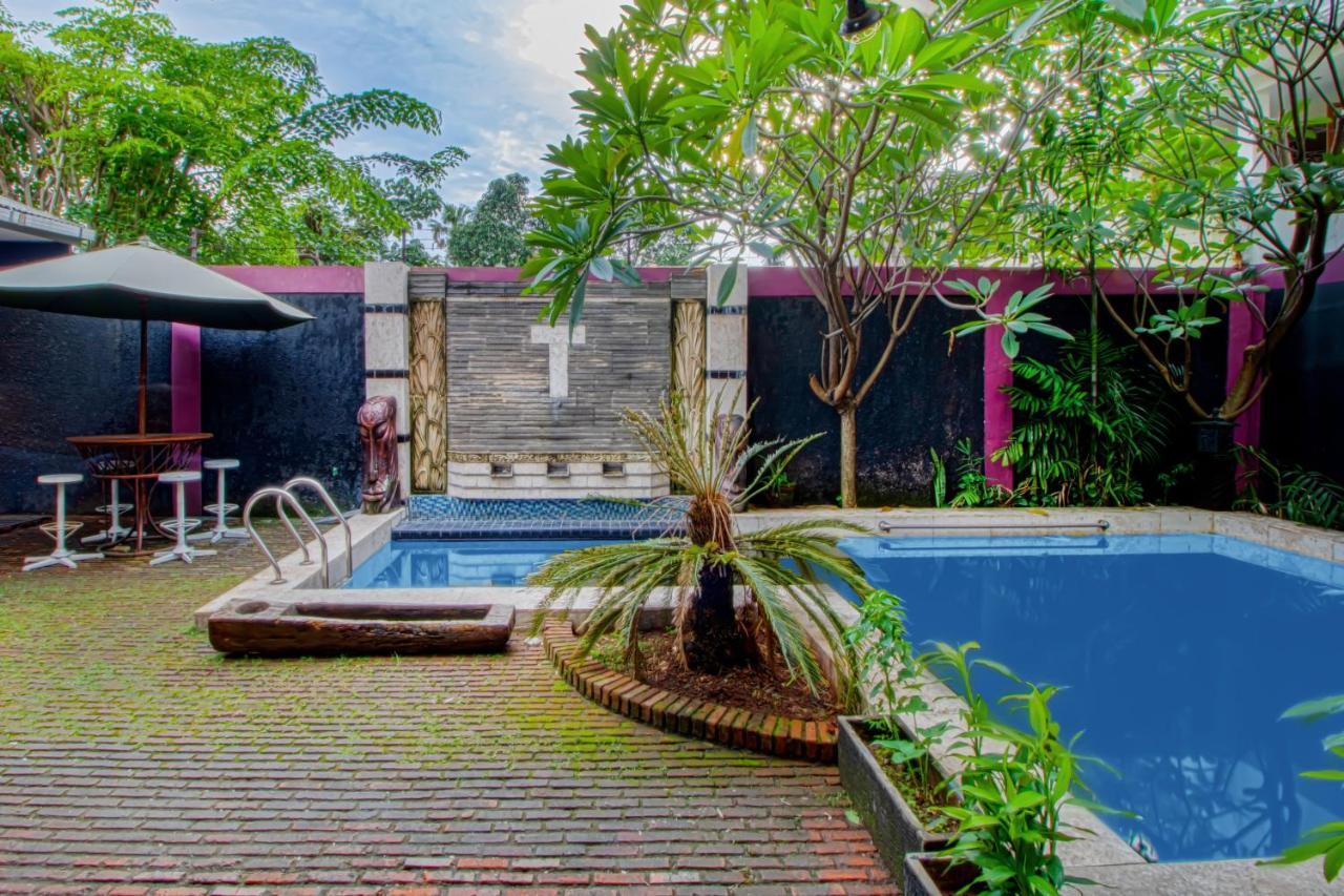 Tobana House Bintaro Hotel Jakarta Kültér fotó